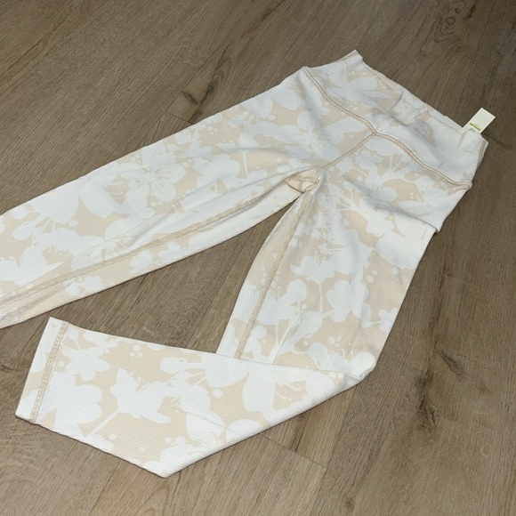 aerie offline ribbed floral legging 7/8 - Picture 5 of 10